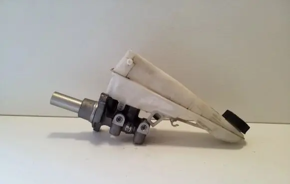 Opel Vivaro Master brake cylinder 9805232280