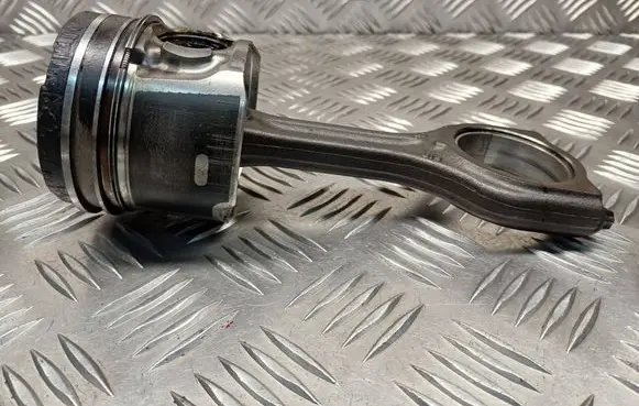 Citroen C4 I Piston with connecting rod 619 75L93