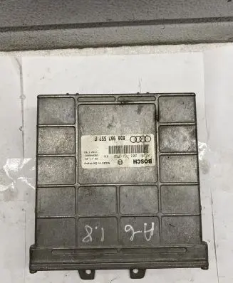 Audi A6 S6 C4 4A Engine control unit/module 8D0907557