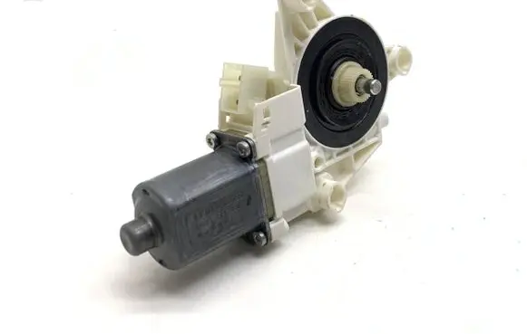 Mercedes-Benz GL X166 Front door window regulator motor 0130822755 A1669060301