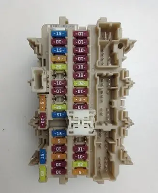 Nissan Navara D23 Fuse module 4KJ0AC5876