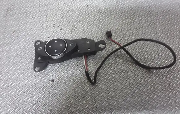 Mercedes-Benz E W211 Wing mirror switch 2118208310