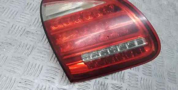Porsche Cayenne (92A) Tailgate rear/tail lights 7P5945093N