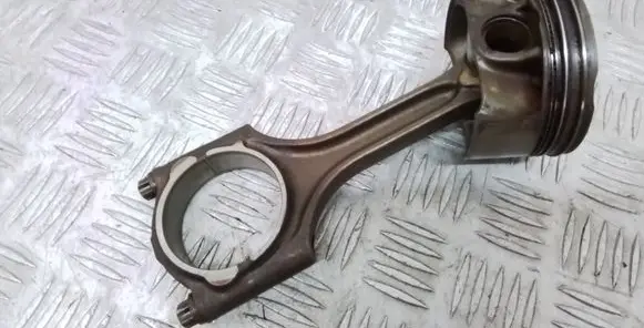 Volvo S90, V90 Piston with connecting rod