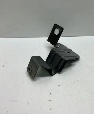 Audi Q8 Fender mounting bracket 4M8821167 3018