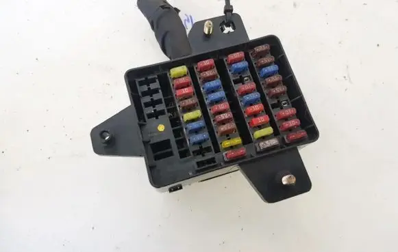 SsangYong Rexton Fuse box set 6211008000