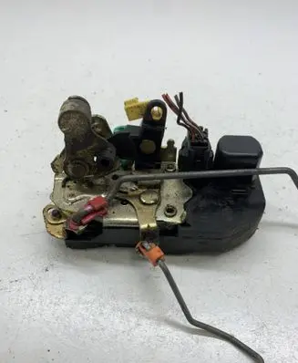 Chrysler PT Cruiser Front door lock GL7