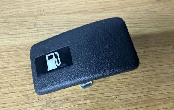 Honda Civic Fuel cap release pull handle