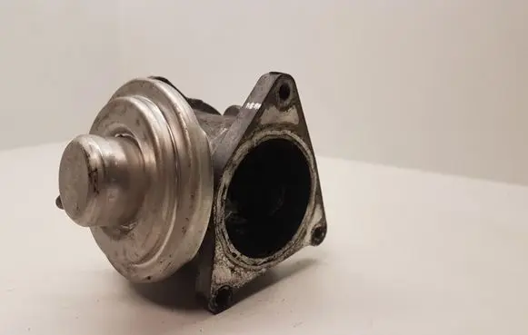 Audi A3 S3 8P EGR valve 038129637D
