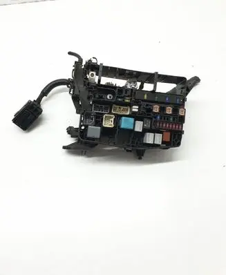 Toyota Verso Fuse module 821110FD30