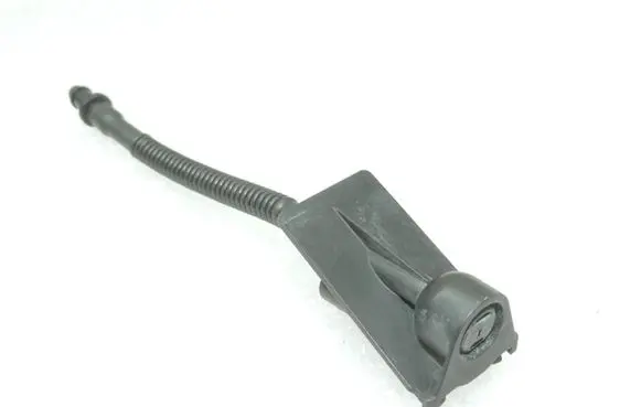 Ford Focus Windshield washer spray nozzle