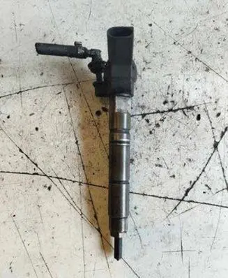 Mercedes-Benz CLS C219 Fuel injector 0445115076