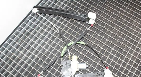 Ford Mondeo MK IV Front door electric window regulator 6M2114A389B
