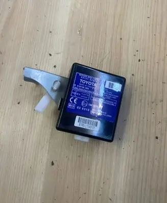 Toyota Hilux (AN10, AN20, AN30) Door control unit/module 897410K060
