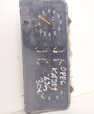 Opel Kadett D Speedometer (instrument cluster)