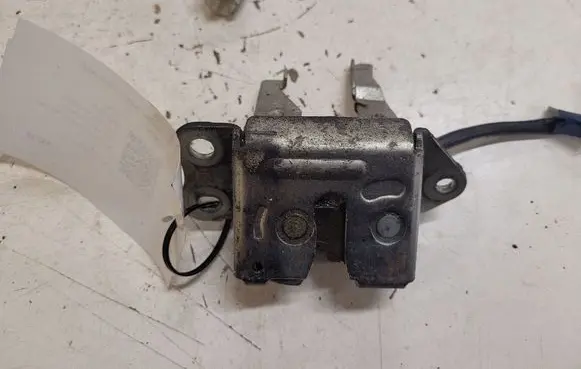 Toyota Yaris Tailgate/trunk/boot lock/catch/latch