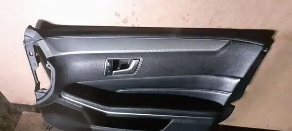 Mercedes-Benz E W212 Front door card panel trim 1697352 0008770258