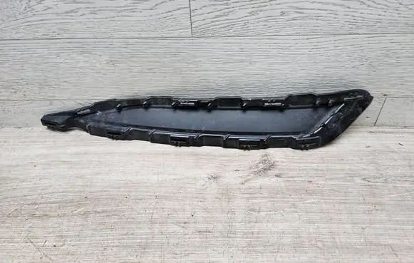 Audi Q7 4M Front bumper splitter molding 4M0807750A