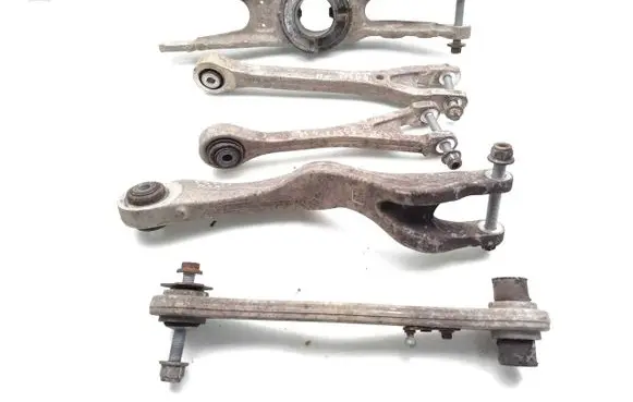 Mercedes-Benz C AMG W205 Rear control arm A2053336200 A2053520001 A2053520501