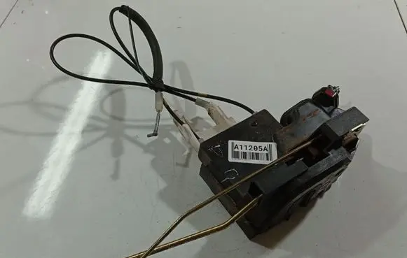 Hyundai Santa Fe Front door lock 