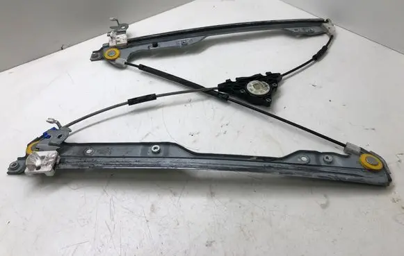 Nissan X-Trail T31 Front window lifting mechanism without motor
