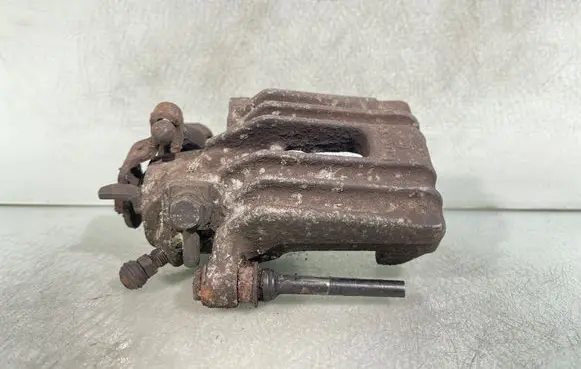 Volkswagen Golf IV Rear brake caliper