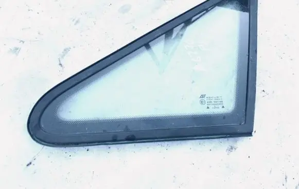 Volkswagen Sharan Front triangle window/glass 