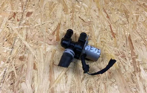 Polestar 2 Coolant heater control valve 31684222