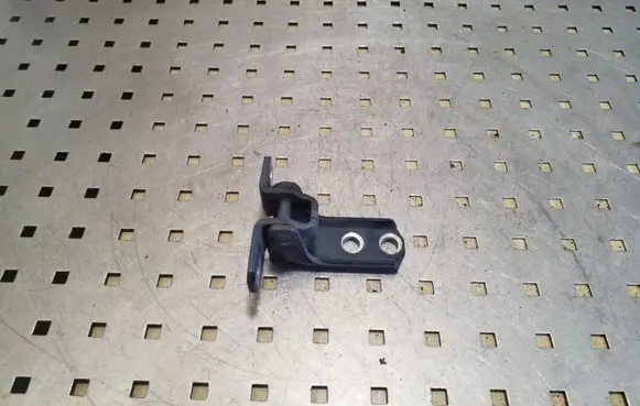 Peugeot 4007 Front door lower hinge 