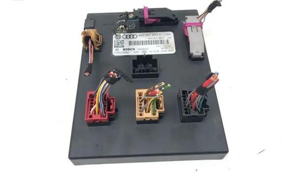 Audi A5 8T 8F Comfort/convenience module 8K0907063K 06025001