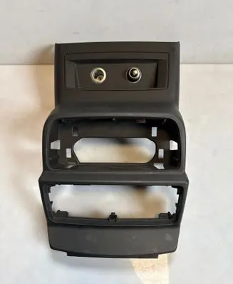 Audi Q7 4M 12 V Socket (rear) 4M0863440 4M0864147A