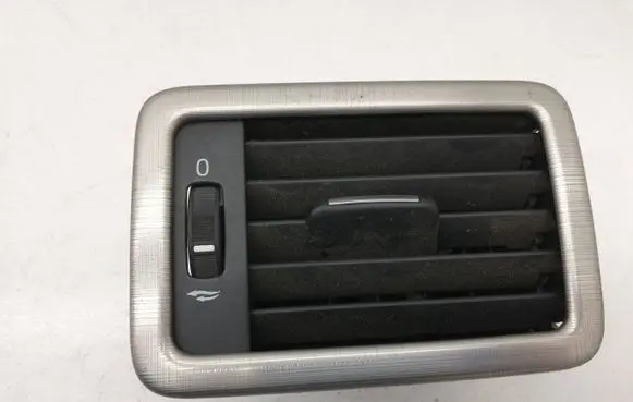 Volvo V70 Dash center air vent grill 30755184