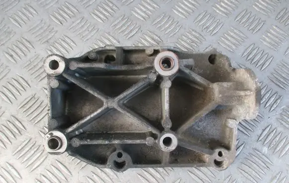 Iveco Daily 6th gen Engine mounting bracket