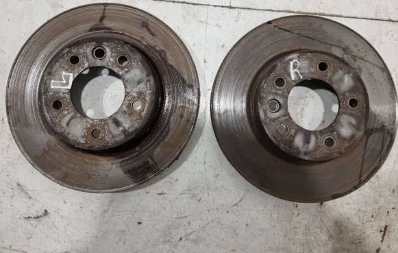 Volkswagen Touareg II Front brake disc