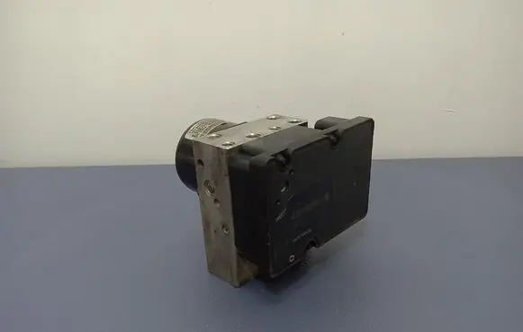 Volvo S60 ABS Pump 8671224