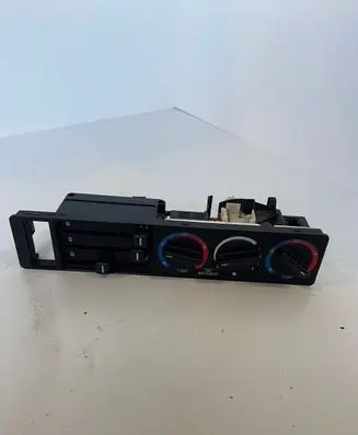 BMW 5 E34 Climate control unit 1391378