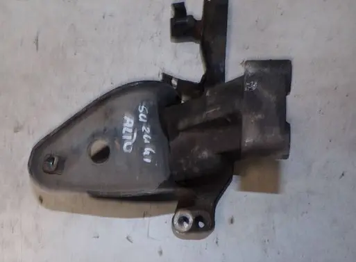 Suzuki Alto Engine mounting bracket