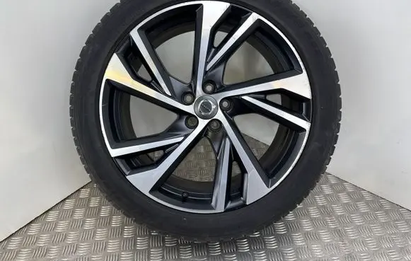 Volvo XC40 R20 alloy rim 31471558