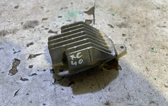 Volvo XC40 LED ballast control module B104053B