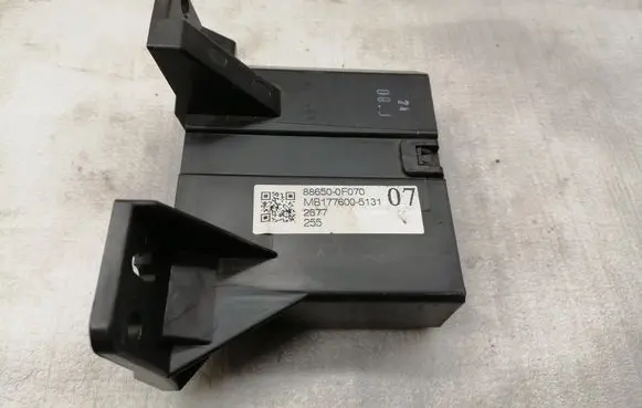 Toyota Corolla Verso AR10 Air conditioner control unit module 886500F070 MB1776005131