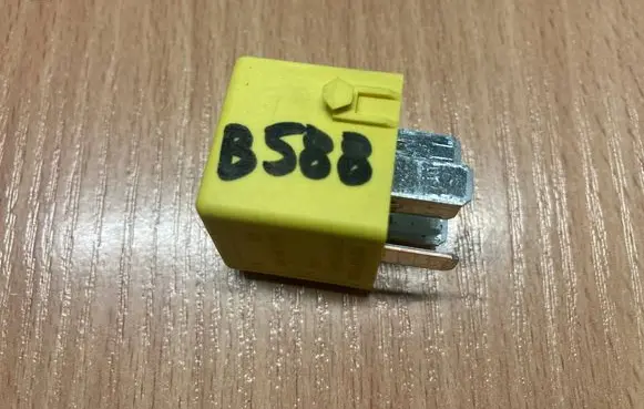 Mercedes-Benz B W245 Other relay A0025421419