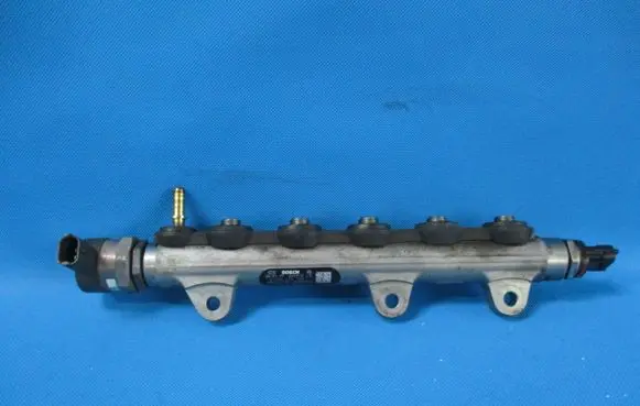 Nissan X-Trail T31 Fuel main line pipe 8200842432