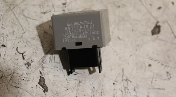 Subaru Forester SJ Hazard warning light relay 86111AJ001