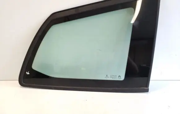 Citroen C4 Grand Picasso Rear side window