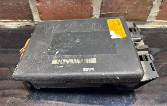 Mercedes-Benz E W210 Seat control module 2108204226 2109107237 9863198802