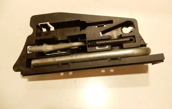 Audi A6 S6 C6 4F Tool set 4F5012111 8N0012219 61228