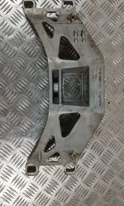 Jaguar XE Gearbox mounting bracket