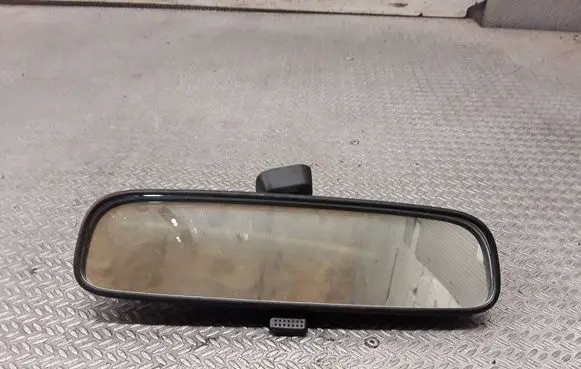 Mitsubishi Outlander Rear view mirror (interior) E4022197