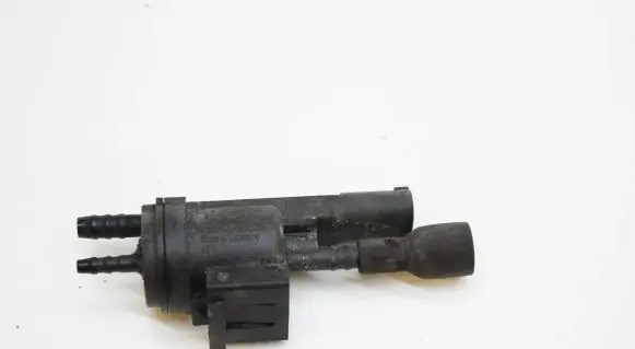 Mercedes-Benz CLA C117 X117 W117 Turbo solenoid valve A0025407097