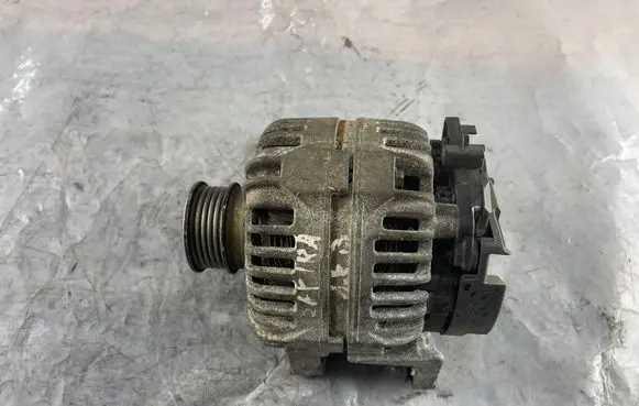 Opel Zafira B Generator/alternator 0124425020 55556067
